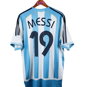 2006 – maillot domicile Argentine – Messi #19 (L)