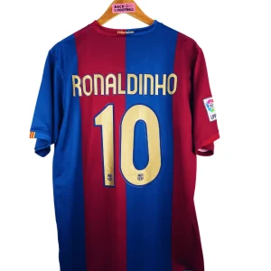 2006 / 2007 – maillot domicile Barcelone – Ronaldinho #10 (L)