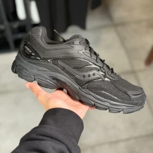 Saucony Progrid OMNI 9 full black | Lyon