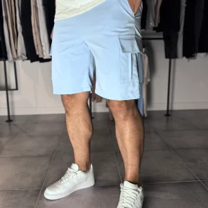 Short cargo bleu ciel simple avec poches latérales